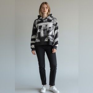 G-Star Women's Black and Cream Graphic Sweater
